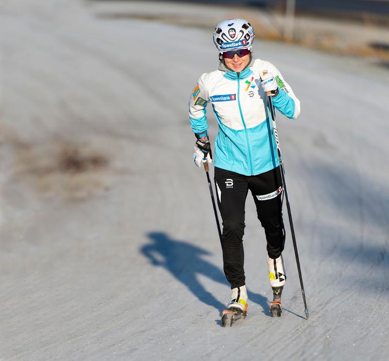 Anna Svendsen p&aring; rulleski